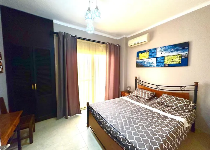 Elephant House With Sea View شقة *