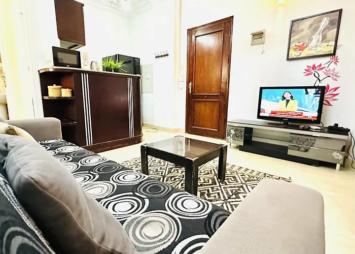 Elephant House With Sea View شقة